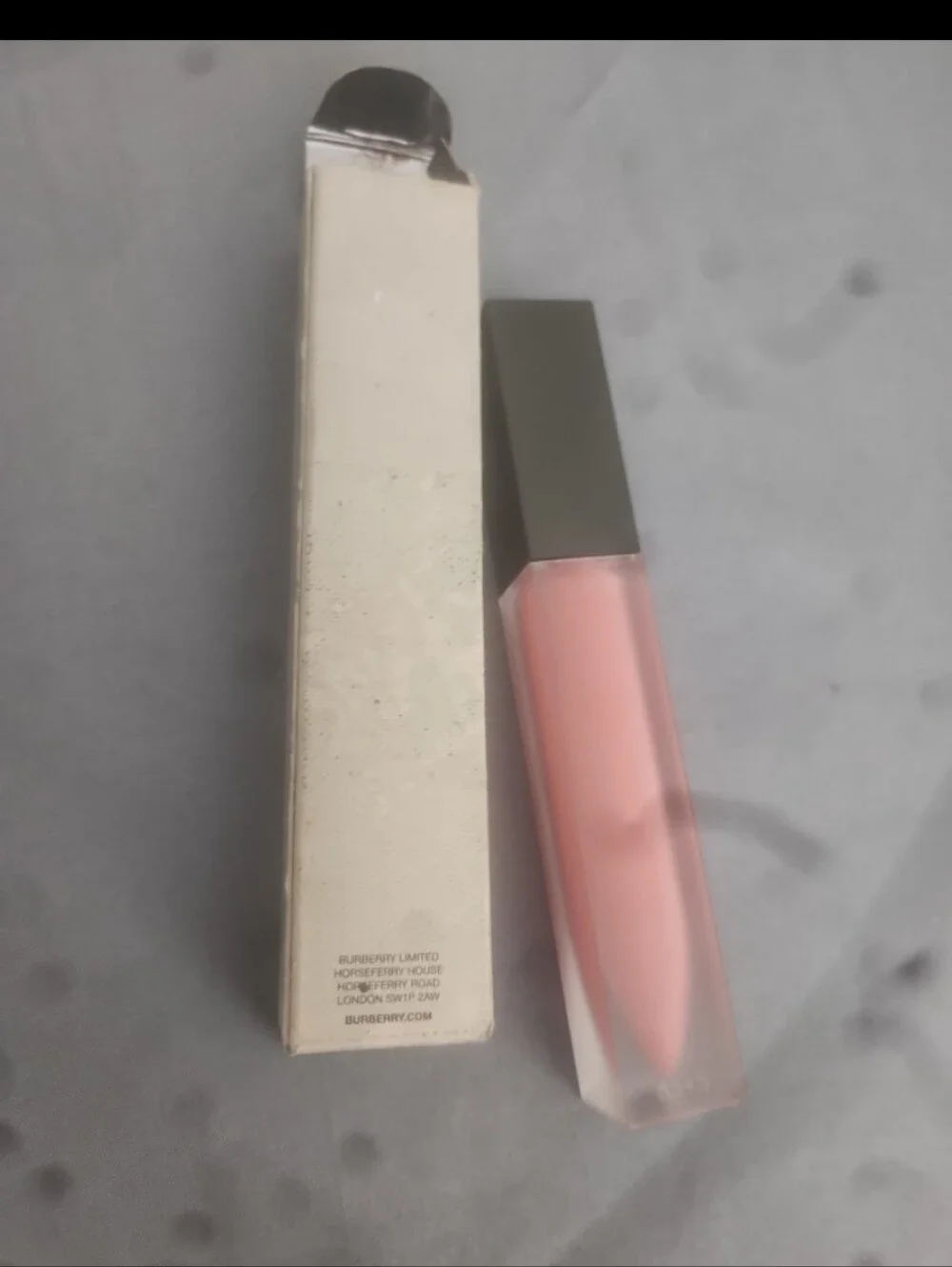 Burberry Liquid Lip Velvet Shade No 25 Peach
